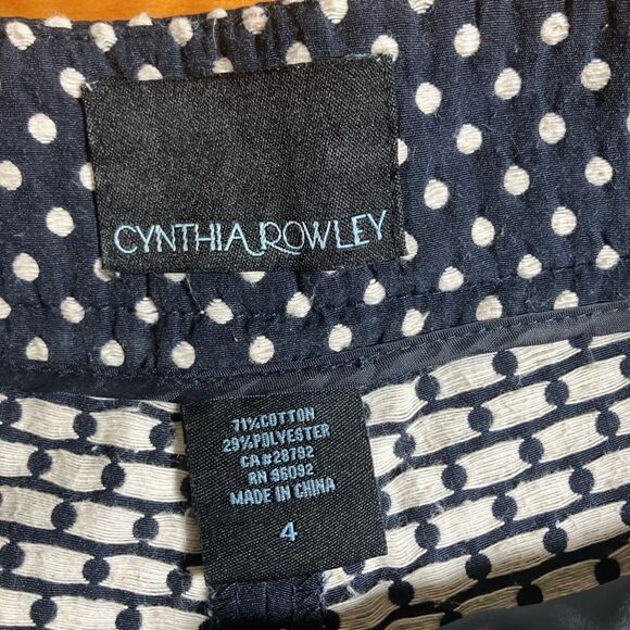 Cynthia Rowley, polkadot shorts, pockets, excellent condition, size 4 - Picture 3 of 3